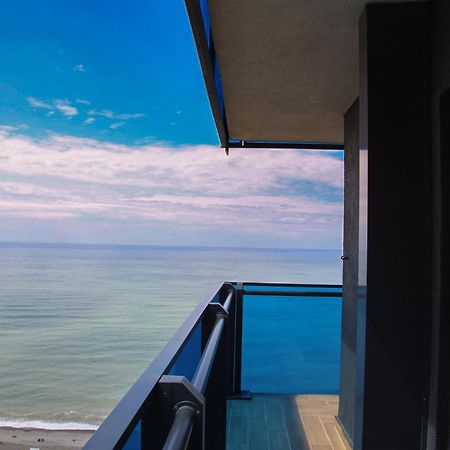 Orbi Twin Towers Aparthotel With Sea View Batumi Exterior photo