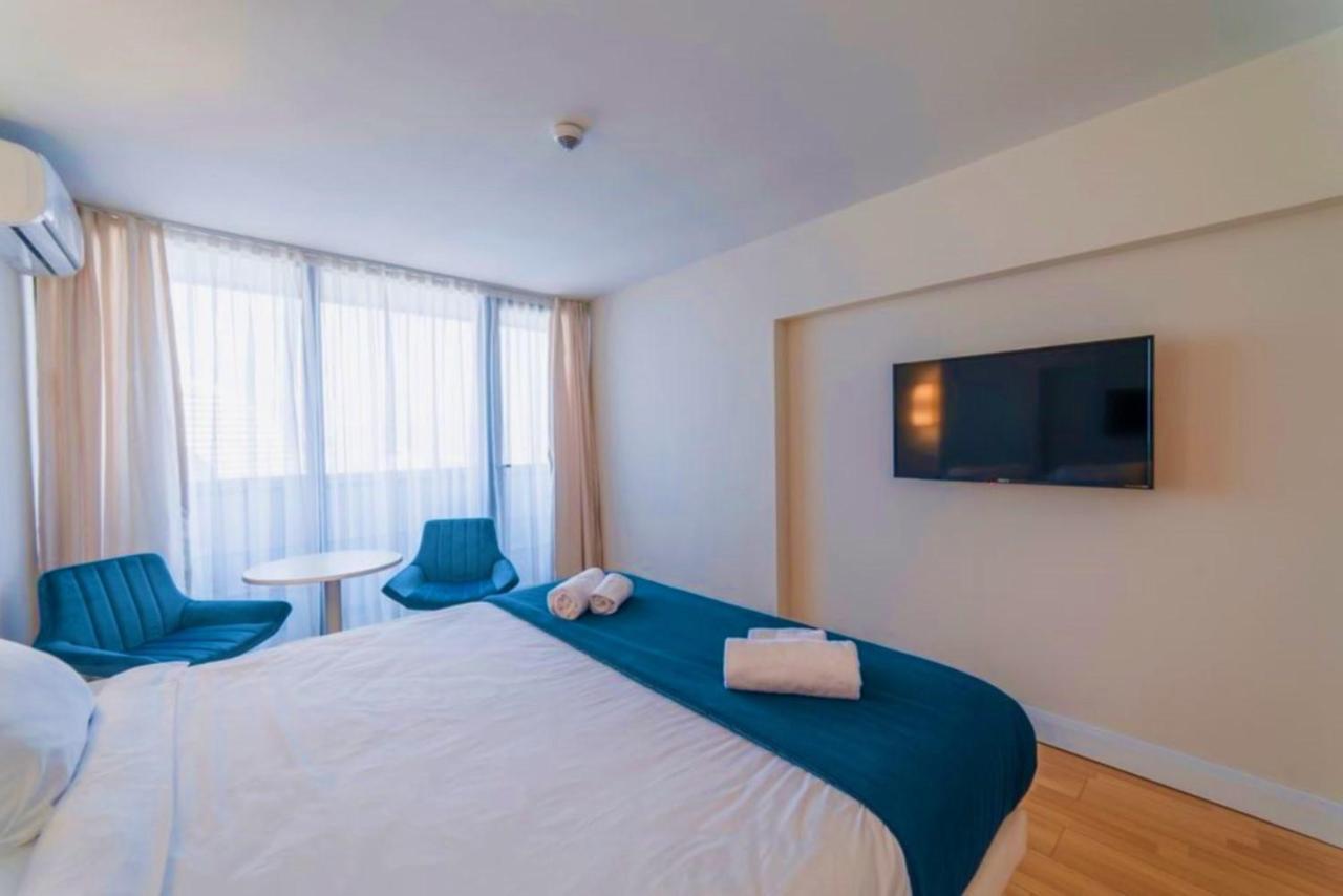 Orbi Twin Towers Aparthotel With Sea View Batumi Exterior photo