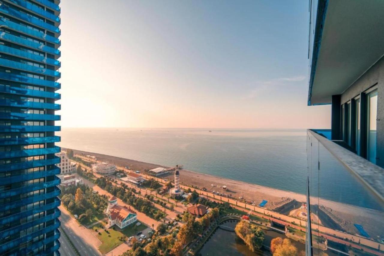 Orbi Twin Towers Aparthotel With Sea View Batumi Exterior photo