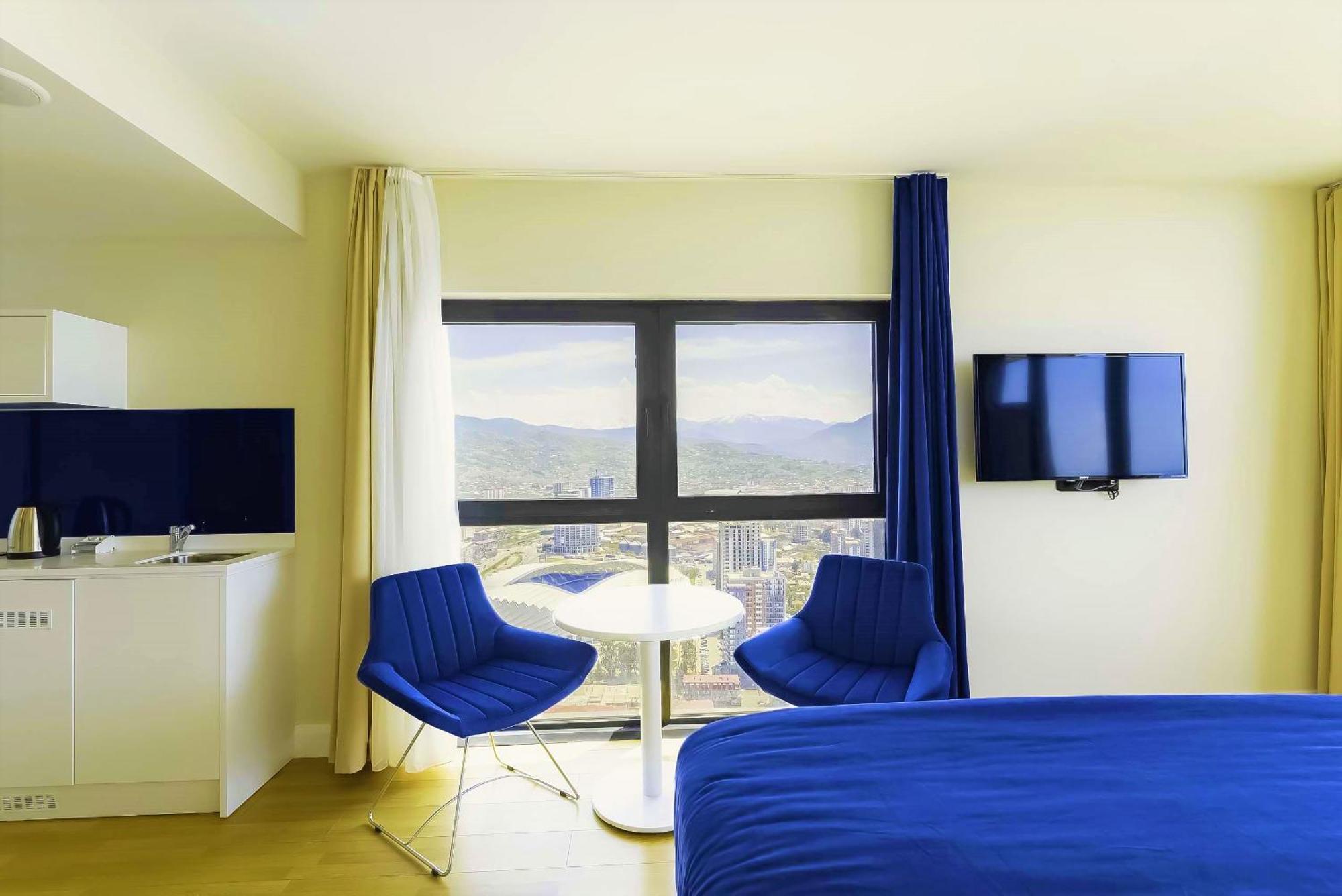 Orbi Twin Towers Aparthotel With Sea View Batumi Exterior photo