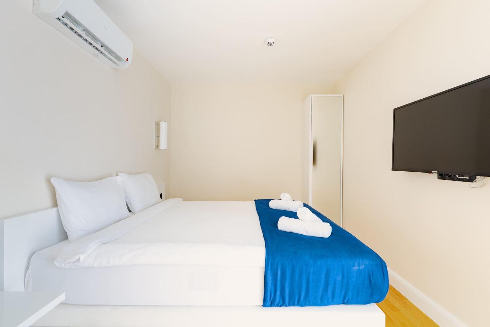Orbi Twin Towers Aparthotel With Sea View Batumi Exterior photo
