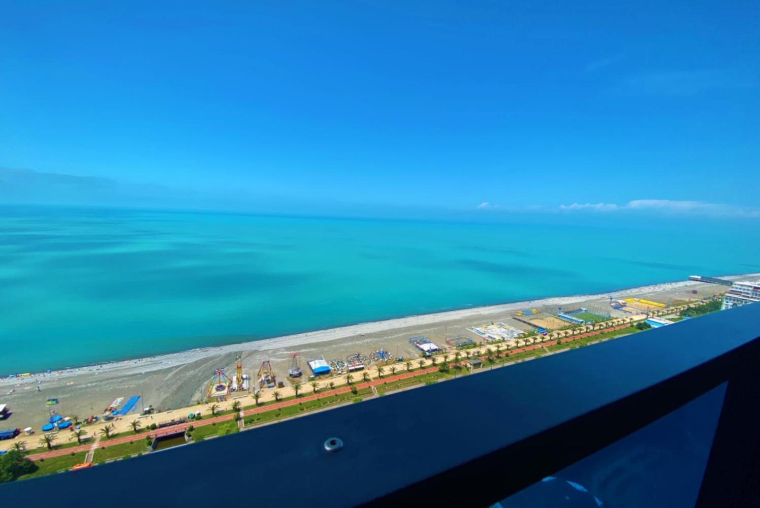 Orbi Twin Towers Aparthotel With Sea View Batumi Exterior photo